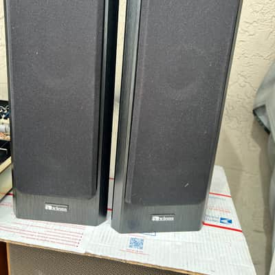 Axiom Audio Home Theater speakers model M22ti in great condition image 1