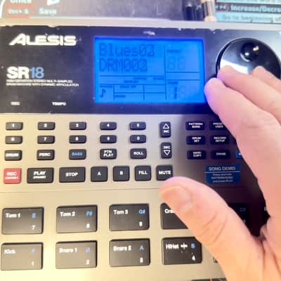 Alesis SR-18 with AC Adapter image 2