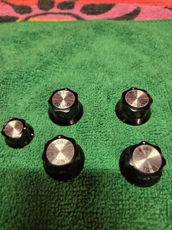 Rickenbacker 330 - 370 Guitar set of 5 silver top knobs