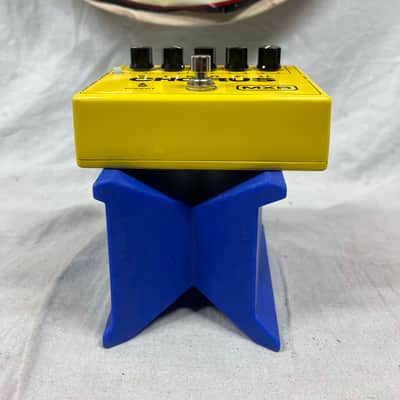 MXR M134 Stereo Chorus Pedal - missing battery covers image 3
