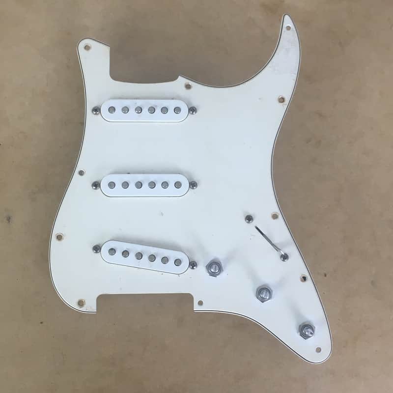 2000s Genuine Fender Guitar Aged Relic Loaded Strat Pickguard Pickups Parchment Natural Aging image 1