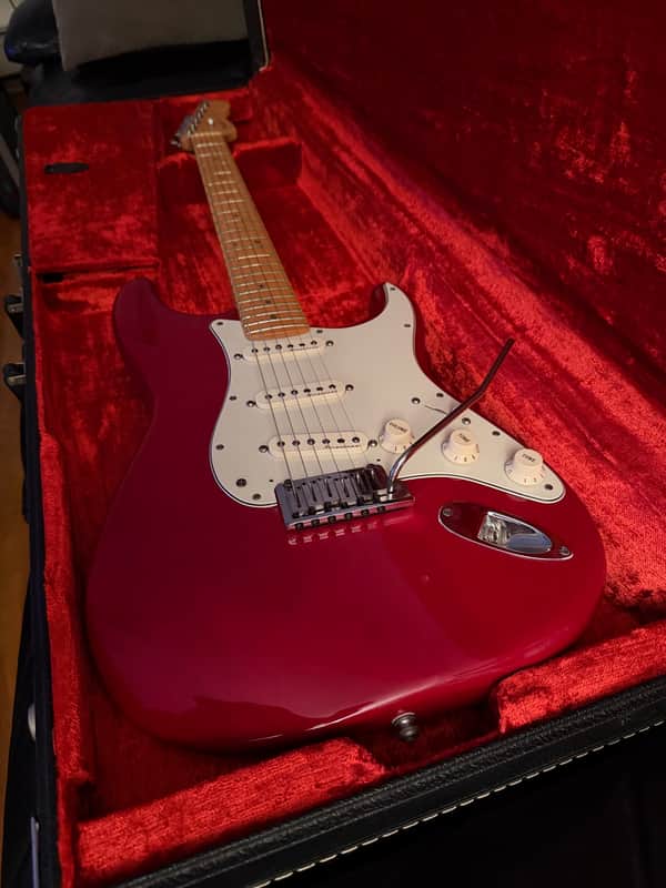 Fender American Standard Stratocaster with Maple Fretboard