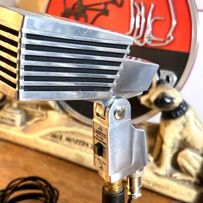 Rare 1960's Lafayette 99-4581 Dynamic Microphone, NOS, works, w/cable & stand image 3