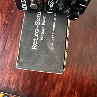 The Retro-Sonic Vintage Vibes Distortion image 2