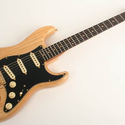 Fender Custom Shop Limited Edition Custom '62 Stratocaster Journeyman Relic with Closet Classic Gold Hardware 3A Rosewood Fingerboard Aged Natural CZ581418 image 4