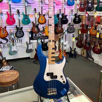 Yamaha Attitude Custom Billy Sheehan Autographed Bass 1992 with Original Case - Pre Owned image 2