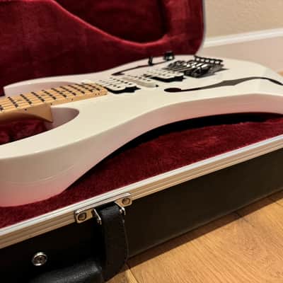 Ibanez PGM300RE-WH 20th Anniversary Paul Gilbert Signature 2009 - White image 13