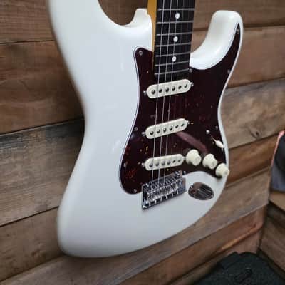 2025 Fender American Professional II Stratocaster® (Pre-Owned) - Olympic White w/ Hard Case image 6