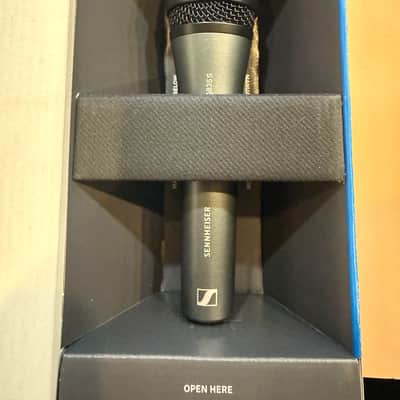 Sennheiser e835 S Dynamic Handheld Cardioid Microphone with On / Off Switch 1998 - Present - Dark Grey