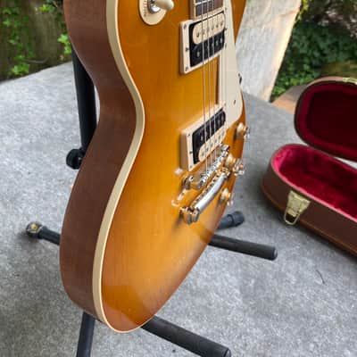 Gibson Les Paul Classic 2019 - 2023 - Honeyburst image 11