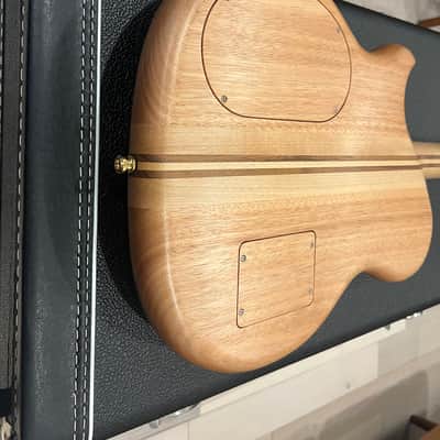 Alembic Crest - Walnut Top Bild 7