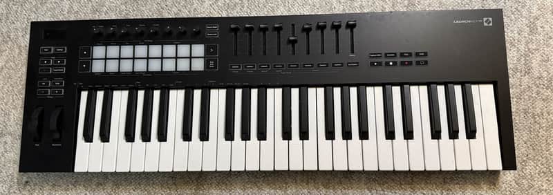 Novation Launchkey 49 MKIII MIDI Keyboard Controller 2020 - Present - Black image 1