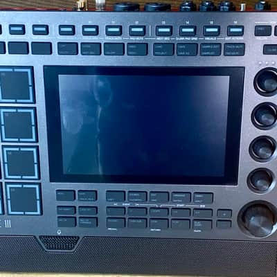 Akai MPC Live III Standalone Music Production Center image 3