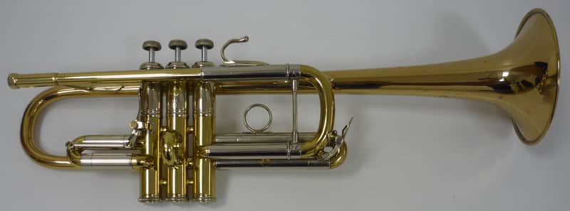 Trompeta Bach Stradivairus en Do 229 CL Corporation en muy buen estado image 1