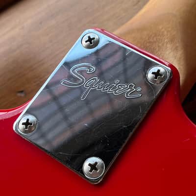 (18042) Squier Strat - Mighty Mite HSS Pickups with Rosewood Fretboard - Candy Apple Red image 9