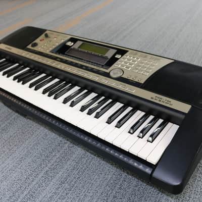 Yamaha PSR-740 Synthesizer Keyboard image 4