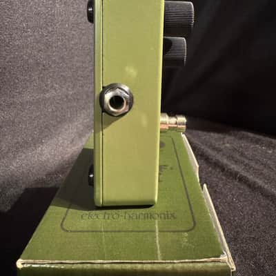 Electro-Harmonix Green Russian Big Muff Pi Reissue — Fuzz/Distortion/Sustainer. With Box image 3