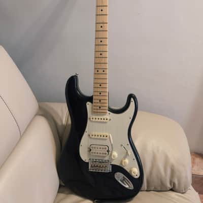 Fender American Performer Stratocaster HSS with Maple Fretboard 2018 - Present - Black image 2