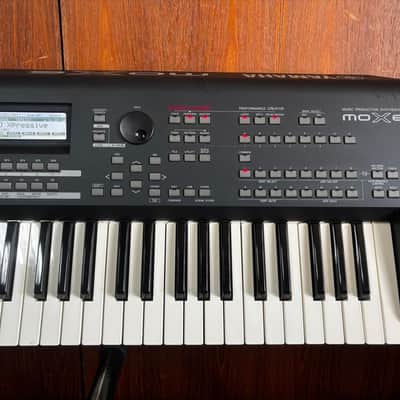 Yamaha MOX6 61-Key Semi-Weighted Music Production Synthesizer Workstation w/ power supply image 3