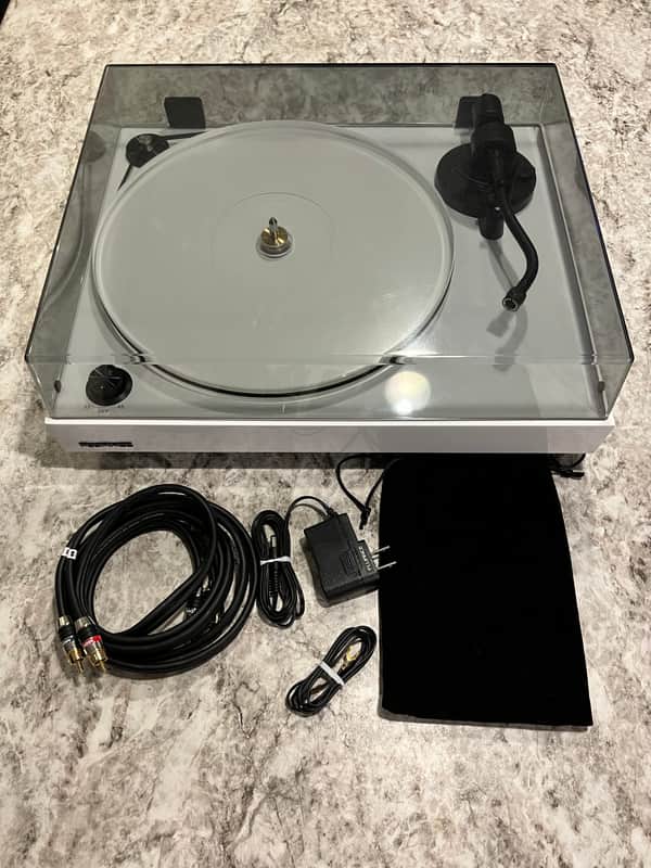 Fluance RT85 turntable White image 1
