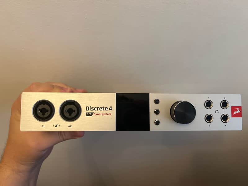 Discrete 4 Synergy Core（サンダーボルトケーブル付き） Discrete 4 Synergy Core（サンダーボルトケーブル付き） Discrete 4