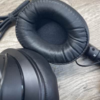 Audio-Technica ATH-M60x Professional On-Ear Monitor Headphones w/ Carry Pouch image 5