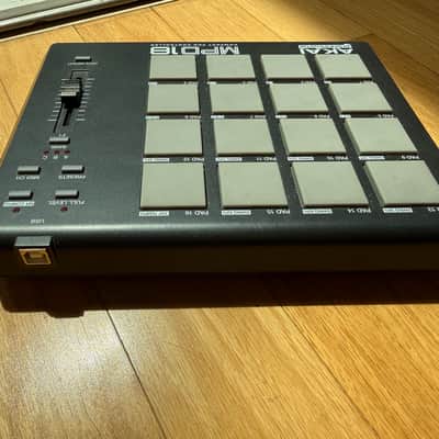 Akai MPD18 2010s - Black image 2