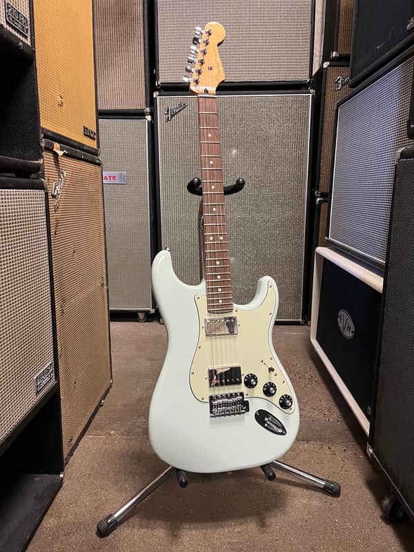 Fender Blacktop Stratocaster