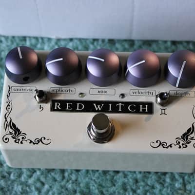 Red Witch Binary Star 2021 - Present - Cream / Black image 1