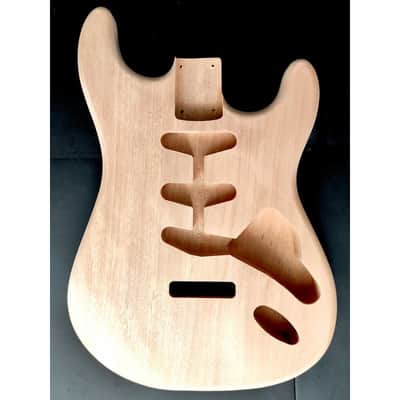 Mahogany light 2 pieces Body Stratocaster Style less than 1.7kilos (-3,75lb), Un image 7