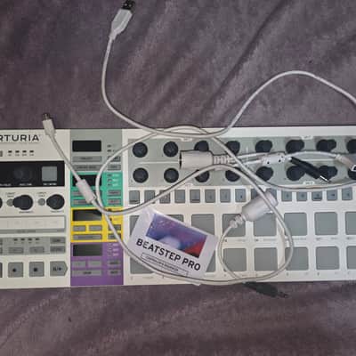 Arturia BeatStep Pro MIDI Controller 2017 - Present - White