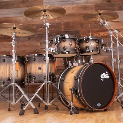 DS REBEL CUSTOM SHOP 5 PIECE DRUM KIT, ALL MAPLE SHELL, BLACK TO NATURAL FADE OVER EXOTIC FOSSIL BEECH image 3