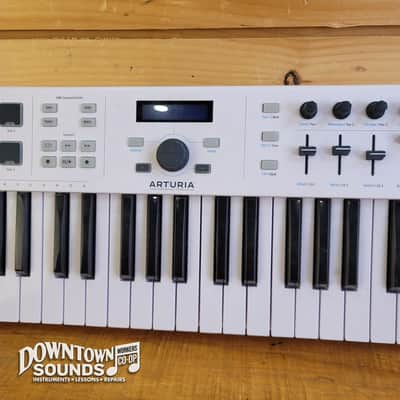 Arturia KeyLab49 Essential MKII Midi Controller - White image 3