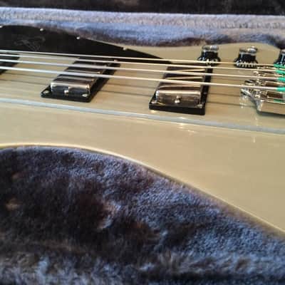 Epiphone Thunderbird Bass 2014 TV Silver w/OHSC image 12