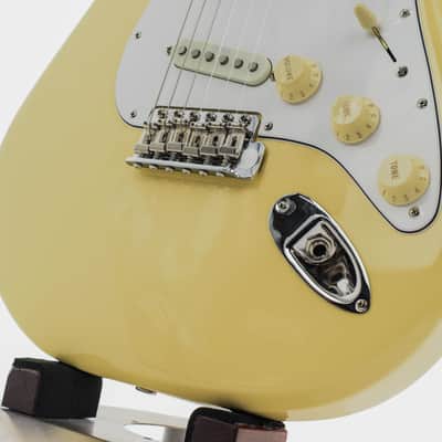 Fender Yngwie Malmsteen Artist Series Signature Stratocaster with Maple Fretboard 2024 Vintage White image 6