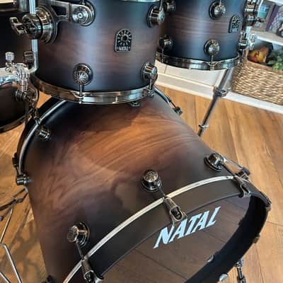 NATAL ORIGINALS WALNUT DRUM KIT, VINTAGE BURST image 2