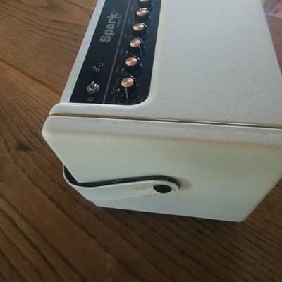 Positive Grid Spark 40 40-Watt 2x4" Modeling Guitar Combo 2021 - Pearl White image 4