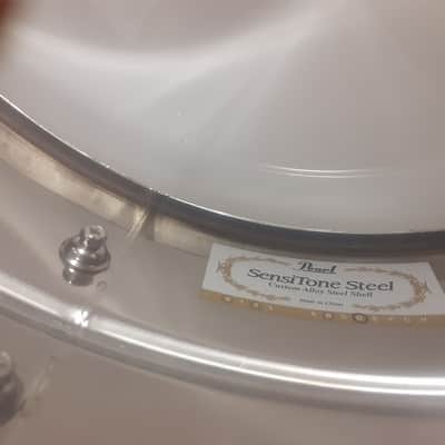 Pearl SensiTone Brushed Nickel 8 Lug 14"×5.5" Steel Snare Drum. image 8