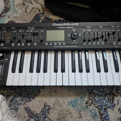 Behringer DeepMind 6 with case