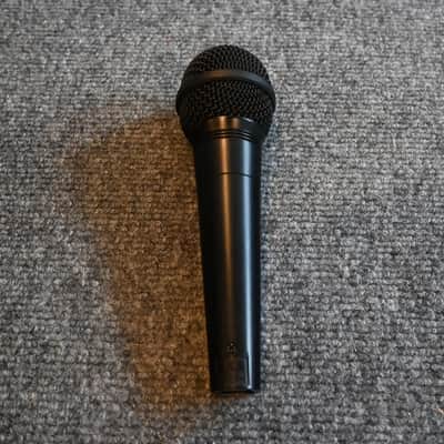 AKG D60S Dynamic Microphone with Clip and Whirlwind 20' Cable image 3