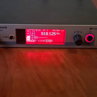 Sennheiser Sennheiser EM100 G3 True Diversity Receiver – 516–558 MHz – Professional Audio image 4