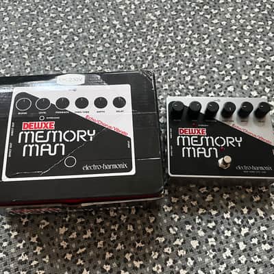 Electro-Harmonix Deluxe Memory Man 550Ms Analog Delay / Chorus / Vibrato 2008 - Present - Black / Silver image 1