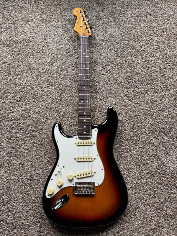 Fender Player II Stratocaster Left-Handed 2024 - Present - 3-Color Sunburst