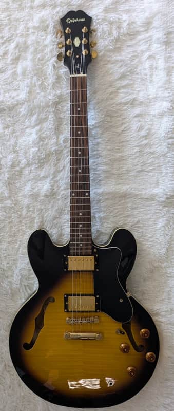 Epiphone Dot Deluxe electric guitar in Tobacco Sunburst with a hardshell case image 1