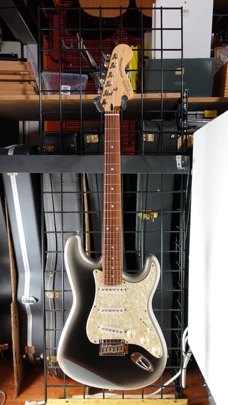 Squier Standard Series Limited Edition Stratocaster 2003 - Silver