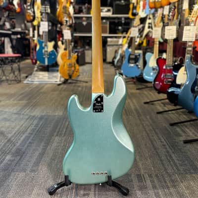 Fender American Professional II Jazz Bass Maple Fingerboard Mystic Surf Green image 4