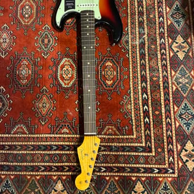 Fender Limited Edition Vintera II  '60s Stratocaster - Road Worn 3-Color Sunburst image 11