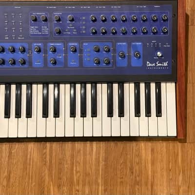 Dave Smith Instruments Poly Evolver 61-Key 4-Voice Polyphonic Synthesizer 2005 - 2011 - Blue with Wood Sides image 7