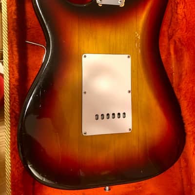 Fender Stratocaster ‘62 AVRI (American Vintage Reissue) Fullerton Plant/Era (1982/83) (Pre-Custom Shop) 3 tone sunburst image 6