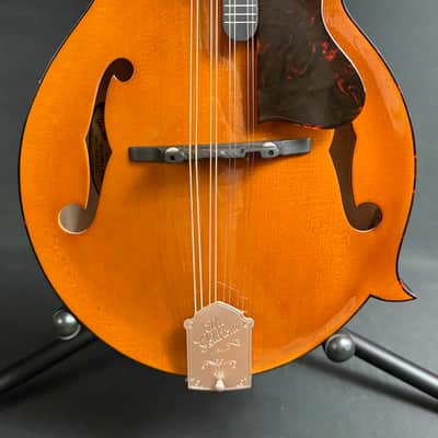 Gold Tone Grandmaster Elite F-Style Mandolin Honey Amber Finish w/ Hardshell Case image 2